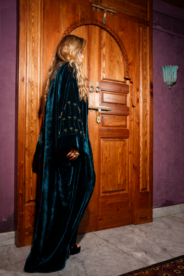 kimono velours de soie long manches larges avec perlage à la main maison leynad