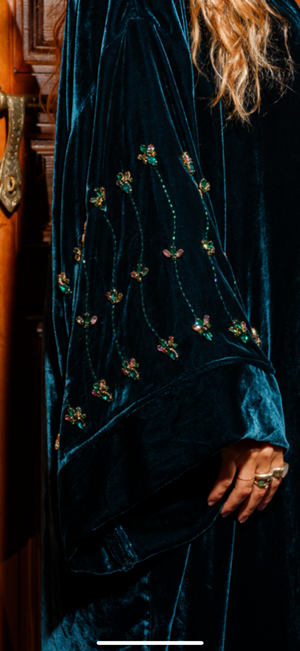 kimono velours de soie long manches larges avec perlage à la main maison leynad